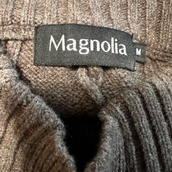 Cropped Wool Knit Sweater - Picture 10 of 10